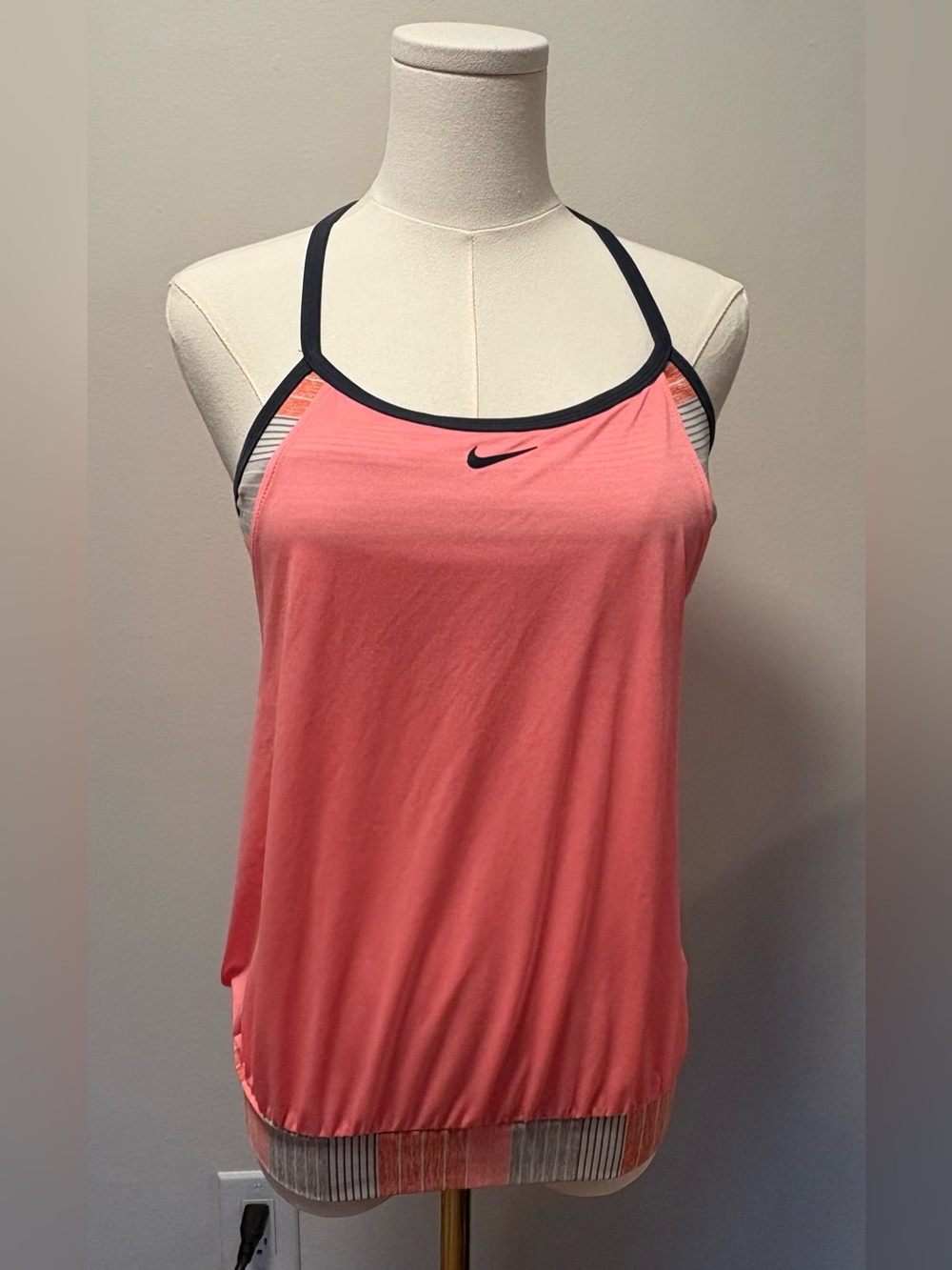 Nike Womens Sz M Tank Top With Built In Sports Bra outdoor workout bright